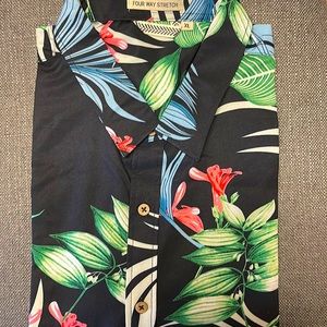 Men’s Hawaiian short sleeve button down shirt